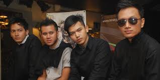 Kita yang suka musik rock indonesia pada medium tahun 2006 pasti pernah mendengar nama band garasi. Suara Vokalis Baru Garasi Mirip Paramore Okezone Celebrity