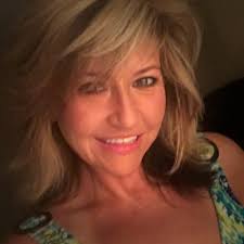 Eve Simmons (@eve_simmons)