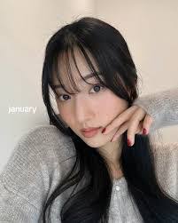 Sally Kim's Instagram, Twitter & Facebook