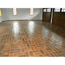Both float above the subfloor. Garage Floor Tile 25 Mm Rs 22 Square Feet Everest Trade Centre Id 19570878030