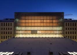 The entry leads to a small central atrium, raised 3 feet above street level. Der Lesesaal Der Staatsbibliothek Berlin Von Hg Merz Bucherhimmel Architektur Und Architekten News Meldungen Nachrichten Baunetz De