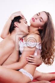⬇ descargar imágenes de parejas sensuales, fotos de parejas sensuales sin royalties busca imágenes premium de alta calidad en depositphotos precios accesibles. Pareja Haciendo El Amor En La Cama Fotomural Fotomurales Seduccion Foreplay Erotico Myloview Es