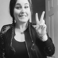 Shelley Christman's Instagram, Twitter & Facebook