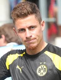 Tom Hazard's Instagram, Twitter & Facebook