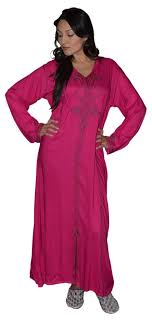 It is a long loose moroccan dress with a hood, long sleeves and you will find it in many different styles and colors. Traditional Moroccan Clothing Planet Marrakech