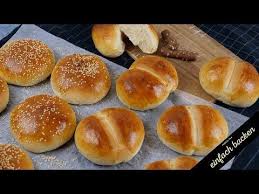 Weggli Milch Brotchen Hamburger Brotchen Fluffiges Und Leckeres Rezept Youtube Milchbrotchen Einfach Backen Lebensmittel Essen
