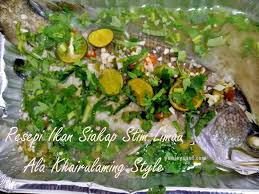 Perah jus limau nipis ke atas. Resepi Ikan Siakap Stim Limau Ala Khairulaming Style