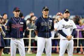 服に個性があるのではなく、着る人に個性がある。 そうユニクロは信じています。 私たちの服は、作り手ではなく、 着る人の価値観から作られる服です。 さあ、新しい発想の服の世界へ。 ã‚ªãƒªãƒƒã‚¯ã‚¹ èµ¤ã¨ç™½ã‚ã—ã‚‰ã£ãŸæ–°ãƒ¦ãƒ‹ãƒ›ãƒ¼ãƒ ãŠæŠ«éœ²ç›® ã‚µãƒ³ã‚¹ãƒ