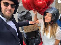 De distanciation imposées dans les salles, nous nous voyons contraints de reporter le spectacle d'inès reg prévu sur les dates suivantes Ines Reg Et Son Mari Kevin Sur Instagram Jolie Photo De Mariage Purepeople