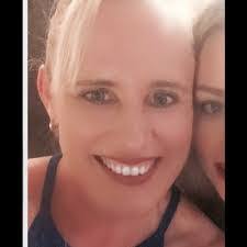 Karen Eckel's Instagram, Twitter & Facebook