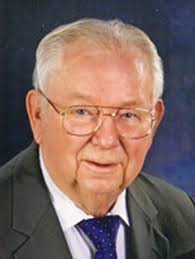 Robert Tholen's Instagram, Twitter & Facebook