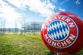 Pepe reina, raul albiol, alvaro arbeloa, xabi alonso, santi cazorla i david villa. Bayern Monachium Domowa Koszulka Na Sezon 2021 2022 Foto Transfery Info