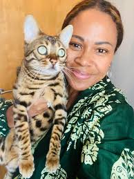 Totally broke our hearts especially my husband when we couldn't keep our  bengal cat, Myla, because Mulan didn't “like her”. Hubby fell in love with  Myla & Mulan was a bit jealous