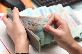 Lãi suất liên ngân hàng tăng mạnh, nhà băng chuyển vay mượn lẫn nhau