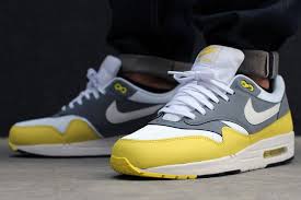 Nike Air Max 1 Essential Cool Grey Yellow Sneaker Freaker Nike Schoenen Schoenen Nike