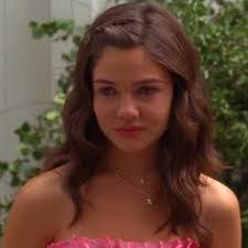 Jessica Olsen's Instagram, Twitter & Facebook