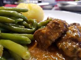 Fleisch Ziege Zicklein Als Gulasch Mit Princessbohnen Und Kloss A La Biggi Rezept Rezept Rezepte Klosse Rezept Lebensmittel Essen
