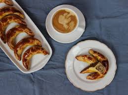 Nussbeugel Wagners Kulinarium Rezept In 2020 Teig Kipferl Croissant Teig
