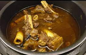 Dimulai dari masak kari kambing ala india, dan dilanjut mukbang dan review rasa kari kambing ini. Kari Kambing Masala Menggunakan Rempah Lulu Meat Masala