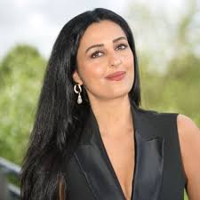 Vicky Hogan (@VickyHogan19)