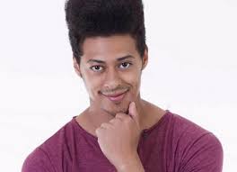 Prestes a ser pai, Luiz Navarro diz: "Sou participativo. Estou grávido"