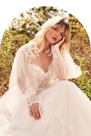 Jeder brautkleid kann maßgeschneidert werden. Boho Und Sexy Brautkleider Lillian West