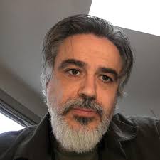 How to stabilize the bass clarinet when playing the thumb F key?