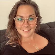 12,5 jaar in dienst bij Rosengaerde. Gezellige ochtend gehad en leuk in het  zonnetje gezet! 🥰🤩