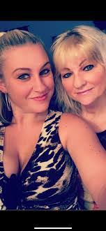 Danielle Landrum's Instagram, Twitter & Facebook