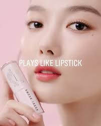 【柔嫩唇彩 水潤自然】, 想擁有像亞太區品牌代言人 #金裕貞 般的原生水光嫩唇💋？Bobbi Brown 推出全新 #晶鑽漾色盈潤唇膏  ，結合潤色養護功效，一支讓您的雙唇綻放迷人色彩光澤✨。, 👉🏻立即購買: https://bit.ly/3fHk4rs 或前往門市體驗,  #BobbiBrown #BobbiBrownHK #NewYork #EffortlessArtistry #BeYou ...