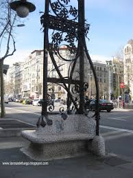 Barcelona La Rosa De Fuego Las Farolas De Paseo De Gracia Un Icono Que Fue Repudiado