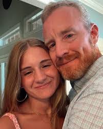 Allie Rivers's Instagram, Twitter & Facebook