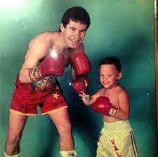 Julio césar chávez / age Julio Cesar Chavez Jr With His Dad Sr Boxing Motivation Kickboxing Fun Sports