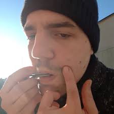 If someone is looking for cheap, but excellent melodic harps, then i can  easily recommend the Temir Komuzes by Batyrkanov., It has a beautiful clean  sound, and sharp overtones. Here is a short improv ...