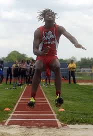 Brandon Outlaw runs a quick lap in BCSL boys track