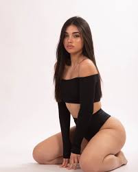 Anna Gegnoso - Free pics, galleries & more at Babepedia