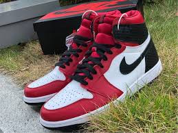 Jordan 1 Mid Se White Black Red Spruce Gs Air Jordan 1 High Og Satin Snake Chicago Black White Red In 2020 Air Jordans Jordan 1 High Og Jordan 1