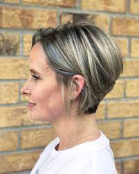 Layered short haircuts are excellent choice for women of 40, it can give volum to your hair and younger look that you have always wanted. 42 Sexiest Short Hairstyles For Women Over 40 In 2021