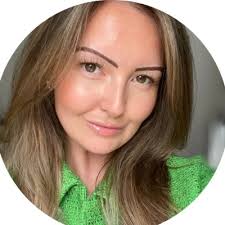 Although belated, I'm hugely proud to say that I have now graduated from  University of Bristol Medical School and have started working as a junior  doctor. I had a great six years