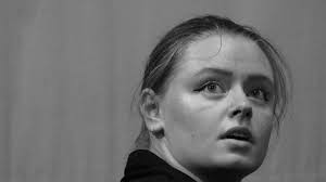 🥳On vous présente les membres de la compagnie Nommo !🥳 ~ Manon Durand-Galliand  ~ Interprète et chorégraphe pour la compagnie, Manon a pour but de monter,  en parallèle de son travail d'interprète