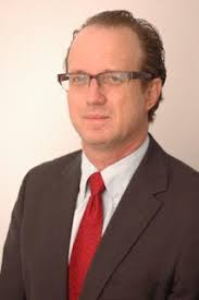 Visión de un ajuste gradual en el gasto sería la ganadora • Semanario  Universidad