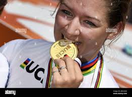 Junior cycling hi-res stock photography and images