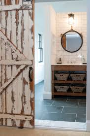 If you are looking to revamp your bathroom in the near future, you might be wondering what style you want to go for, what design you'd like, and what features you'd like to incorporate. High End Bathrooms Houzz