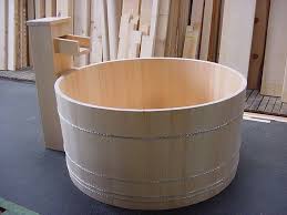 Http Japanlover Hubpages Com Hub Original Hinoki Wood Japanese Bath Tubs For Soaking And Aromatherapy Japanese Soaking Tubs Wood Tub Hinoki Wood