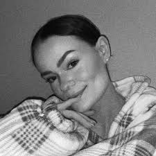 Abigail Upton's Instagram, Twitter & Facebook