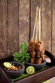 Cooking Tackle Sate Tempe Indonesian Sate Tempe Serves With Spicy Sweet Sauce Cafe Food Traditional Food Food Presentation