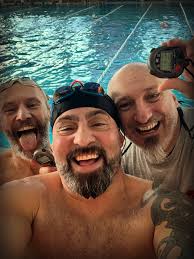 Nebo nad Zemunom, stari prijatelji, pijac s duvan cvarcima, mladim  kajmakom, sifonima za spricer, paprikom u pavlaci... Opet putujem i punim  baterije, a slozit cete se da je bitno kvalitetno se obuci,