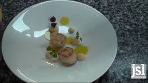 Une Idee De Plat De Fete Par Cedric Burtin Du Restaurant L Amaryllis A Saint Remy 71 Gastronomie Plats De Fete Idee Plat