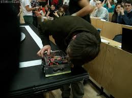 Facultatea construcții de mașini facultatea de mecanică şi facultatea de materiale şi ingineria mediului. 21 De Roboti S Au Infruntat La Utcn Cluj Foto Si Video Stiri De Cluj