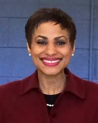 Chandra Lipscomb's Instagram, Twitter & Facebook